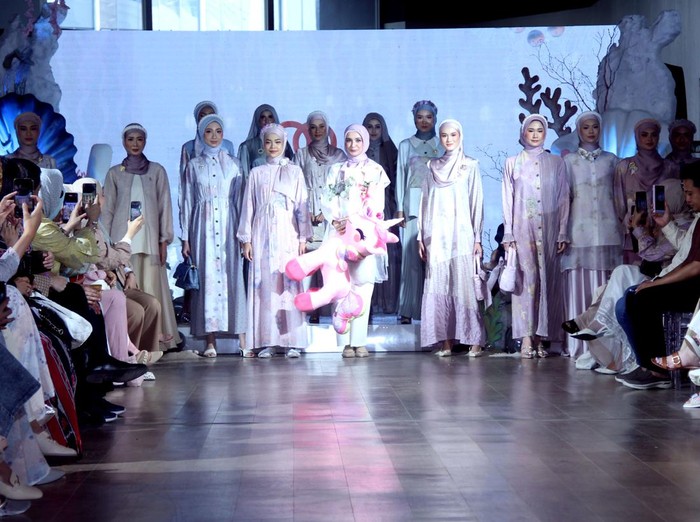 Koleksi Terbaru Shi by Shireen Sungkar di Alila Hotel SCBD, Jakarta