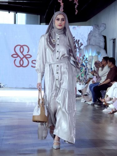 Koleksi Terbaru Shi by Shireen Sungkar di Alila Hotel SCBD, Jakarta