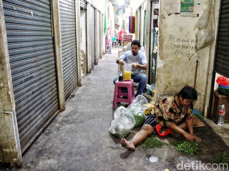 Kondisi Pedagang di Tengah Mangkraknya Revitalisasi Blok VI Pasar Senen