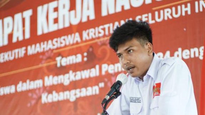 Koordinator Pusat BEM Kristiani se-Indonesia, Charles Gilbert