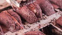 Tak kalah lumer, ada Kue Balok Parikesit di Klender, Jakarta Timur. Dengan harga mulai Rp 19 ribu tersedia varian cokelat, matcha, dan red velvet. Foto: Google Review