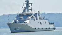 Sementara itu pada tempat lain di Pusat Latihan Pertempuran(Puslatpur) Marinir-5 Banongan, Asembagus telah melakukan gladi lanjutan prosedur komunikasi (Proskom) dengan melakukan tembakan basah dari unsur-unsur Bantuan Tembakan(Bantem) dan manuver yang dilakukan oleh Rai Armed 8 dari daerah lingkaran, ke sasaran Karangtekok, tepat mengenai sasaran yang telah ditentukan.