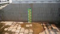 Dalam proses pembangunannya proyek ini sempat mangkrak 6 tahun. Pembebasan lahan disebut sebagai kendala mangkraknya proyek tersebut.