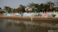 Jokowi mengatakan dengan adanya sodetan Ciliwung paling tidak 6 kelurahan di Jakarta tidak akan merasakan banjir lagi.