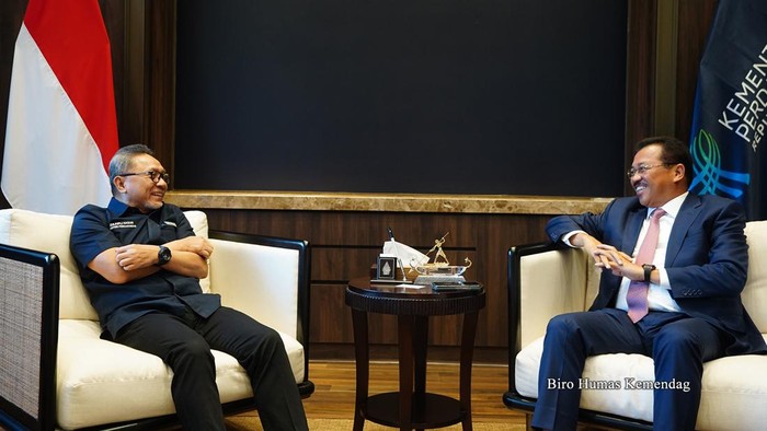 Menggaet Kerja Sama Dagang Indonesia-Portugal Menteri Perdagangan, Zulkifli Hasan menerima kunjungan Duta Besar RI Lisbon, Rudy Alfonso di Kantor Kementerian Perdagangan, Jakarta, Senin (31/7/2023).