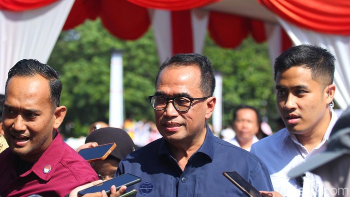 Menteri Perhubungan, Budi Karya Sumadi, usai membuka Pelatihan Pembelajar Sukses Mahasiswa Baru (PPSMB) Pionir Universitas Gadjah Mada 2023 di UGM, Sleman, DIY, Senin (31/7/2023).