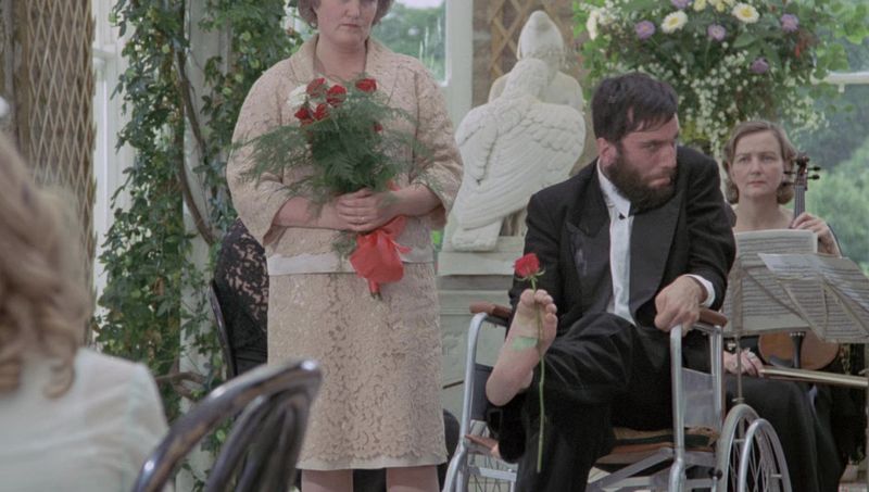 Cuplikan adegan Daniel Day-Lewis di My Left Foot (1989).