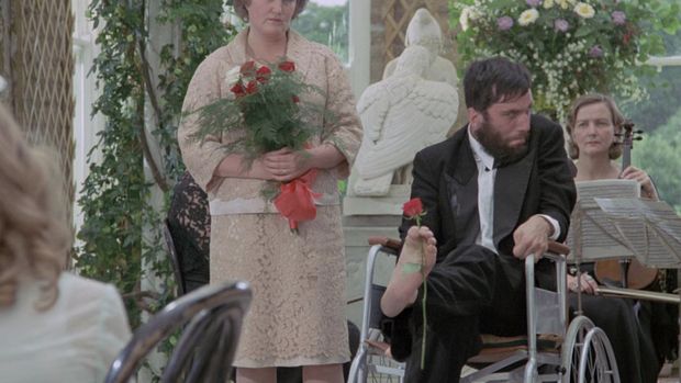 Cuplikan adegan Daniel Day-Lewis di My Left Foot (1989).