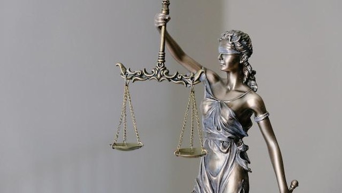Penegakan dan perlindungan hukum.