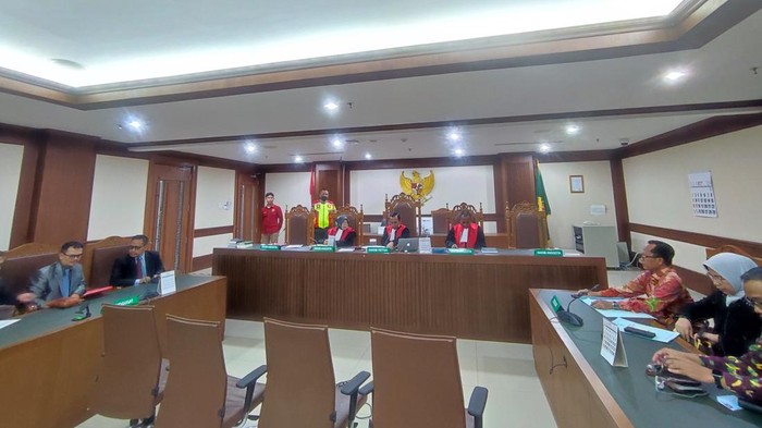 Pengadilan Negeri Jakarta Pusat (PN Jakpus) mengesahkan pencabutan gugatan Pimpinan Pondok Pesantren Al-Zaytun, Panji Gumilang,