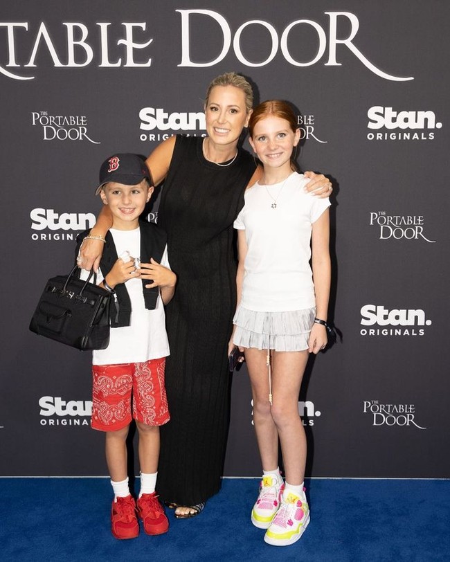 Mengenai kesuksesannya, Pixie Curtis mengakui bahwa ia memang bayi nepotisme karena dibantu sang ibu untuk menjadi miliuner seperti sekarang. Foto: Instagram @pixiecurtis