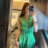 Menjelang pesta ulang tahunnya yang ke-12, Roxy Jacenko, menawarkan putrinya untuk merencanakan pesta pensiun sebelum Pixie meninggalkan posisi sebagai CEO agar fokus belajar. Anak itu pun tampaknya setuju. Sebelumnya, Pixie sendiri berencana untuk berhenti kerja di usia 15 tahun. Foto: Instagram @pixiecurtis