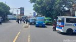 Potret Truk Tersangkut Jembatan di Bogor hingga Kontainer Timpa Mobil