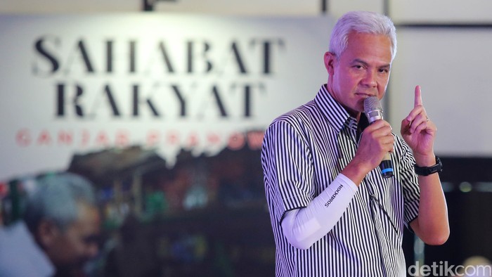 Gubernur Jawa Tengah Ganjar Pranowo resmi menjadi calon presiden (Capres) dari PDIP untuk Pilpres 2024. Yuk, simak profil dan karier Ganjar Pranowo!