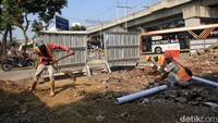Revitalisasi juga dilakukan di jalan-jalan protokol. Di antaranya, Jalan M.H Thamrin-Sudirman, Jalan Medan Merdeka, Jalan MT Haryono.  