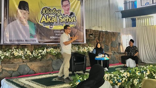 Rocky Gerung saat menghadiri Dialog Akal Sehat bertajuk 