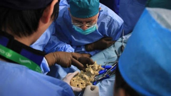 Ratusan dokter ahli bedah dan dokter spesialis tulang belakang yang tergabung dalam Komunitas Ahli Bedah Tulang Belakang-dokter ahli bedah tulang belakang tingkatkan kompetensi.