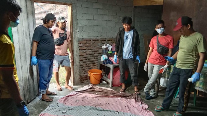 Polisi olah TKP kasus pria aniaya pacar hingga tewas di Kabupaten Sigi, Sulawesi Tengah (Sulteng).