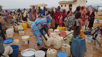 Perang saudara di Sudan meletus pada tahun 2003 lalu, menyebabkan sekitar 300.000 orang tewas dan 2,5 juta orang mengungsi, menurut data PBB.Perang itu terjadi ketika pemberontak etnis minoritas bangkit melawan pemerintah yang didominasi Arab diktator Omar al-Bashir.