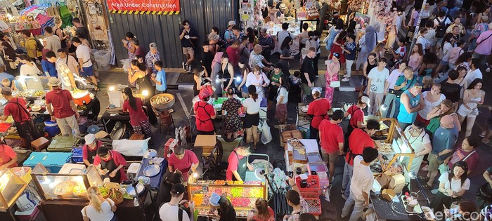 Sunday Night Market di Old Phuket Town, Phuket