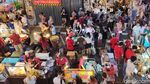Pasar Malam Phuket Cuma Hari Minggu, Isinya Brownis Ganja Sampai Baju