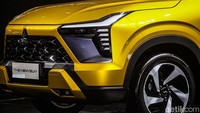 SUV terbaru Mitsubishi ini punya fitur andalan, yaitu empat mode penggerak (Normal, Wet, Gravel, dan Mud). Mode berkendara itu dapat dipilih sesuai dengan kondisi jalan yang sedang dilalui.