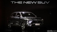 Harga dan fitur-fitur calon mobil SUV Mitsubishi penantang Honda HR-V dan Hyundai Creta ini baru akan diumumkan di GIIAS 2023 tanggal 10 Agustus nanti. Begitu juga nama resmi dari The New SUV Mitsubishi ini.