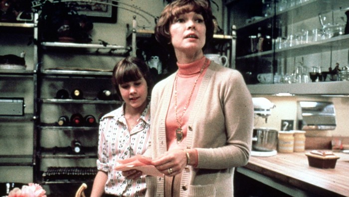 Cuplikan adegan Ellen Burstyn dalam film The Exorcist (1973).