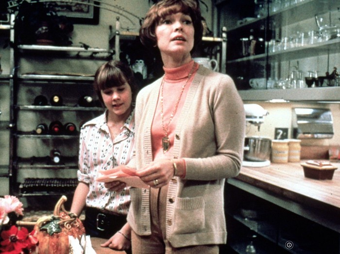 Cuplikan adegan Ellen Burstyn dalam film The Exorcist (1973).