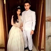 Pada 2016, perempuan yang awalnya berprofesi sebagai bidan ini sempat langsing saat dinikahi oleh model sekaligus aktor Rendy Samuel. Namun, saat hamil berat badannya mengalami peningkatan hingga mencapai 155 kg. Foto: Instagram