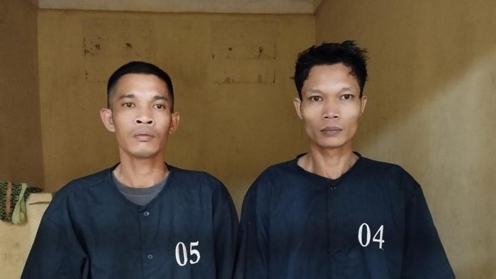 2 pelaku pembegalan terhadap seorang petani di Muara Enim saat ditangkap. (Foto: Istimewa)