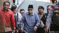 Bareskrim telah memeriksa sebanyak 38 saksi dan 16 ahli dalam perkara tersebut.