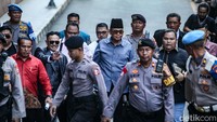 Panji dikawal tim kuasa hukumnya setibanya di Bareskrim.