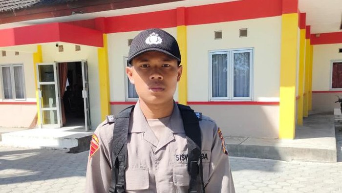 Dafit Dwi Dita Prabowo (21) tukang rongsok dan penjual burjo yang lolos jadi bintara polisi. Foto diunggah Selasa (1/8/2023).