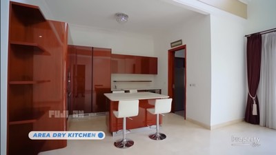 Cantiknya Dapur di Rumah Baru Fuji Bernuansa Putih dan Cokelat