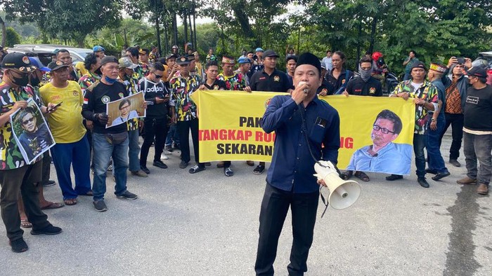 Demo protes ucapan Rocky Gerung di Balikpapan
