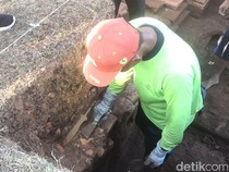 Mata Tombak Ditemukan saat Ekskavasi Situs Bhre Kahuripan Mojokerto