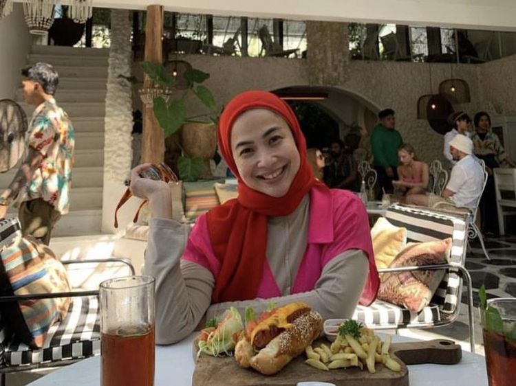 Serunya Momen Kuliner Feni Rose Saat Liburan di Jepang dan Bali