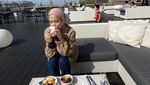 Serunya Momen Kuliner Feni Rose Saat Liburan di Jepang dan Bali