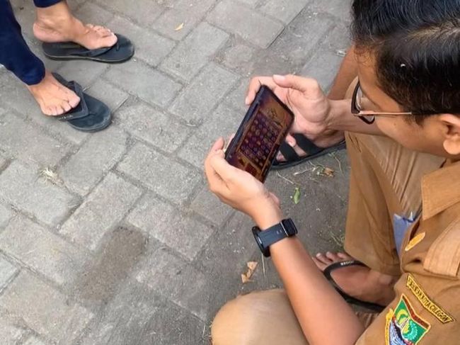 Viral Pria Berseragam ASN Diduga Main Judi Slot, Pemkot Cilegon Telusuri