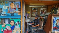 Para seniman beraktivitas di Sentra Lukisan Pasar Baru, di Jl Gedung Kesenian, Sawah Besar, Jakarta Pusat, Selasa (1/8/2023).  