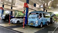 Pertamina, misalnya, melakukan penyesuaian terhadap harga jual Pertamax Turbo, Dexlite, dan Pertamina Dex.   