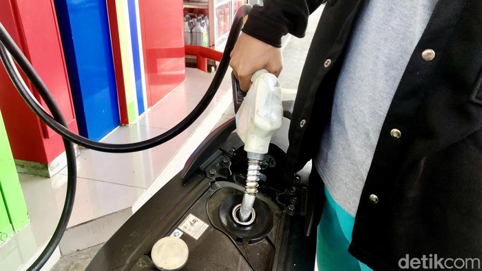 PT Pertamina kembali menyesuaikan harga BBM nonsubsidi. Kali ini, harga Pertamax Turbo, Dexlite dan Pertamina Dex naik mulai hari ini.