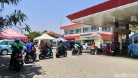 Sementara untuk harga Pertamax, Pertalite dan Solar subsidi tidak ada perubahan.  
