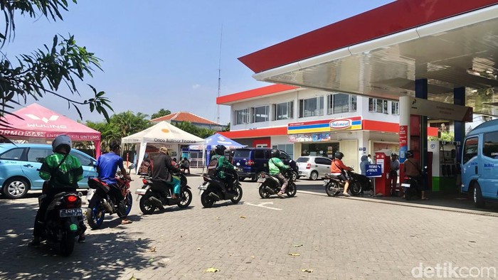 Harga BBM Nonsubsidi Naik Mulai Hari Ini PT Pertamina kembali menyesuaikan harga BBM nonsubsidi. Kali ini, harga Pertamax Turbo, Dexlite dan Pertamina Dex naik mulai hari ini.