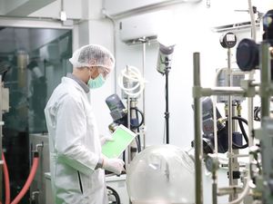 Uji Senjata Rahasia ke Diri Sendiri, Ilmuwan Tumbang