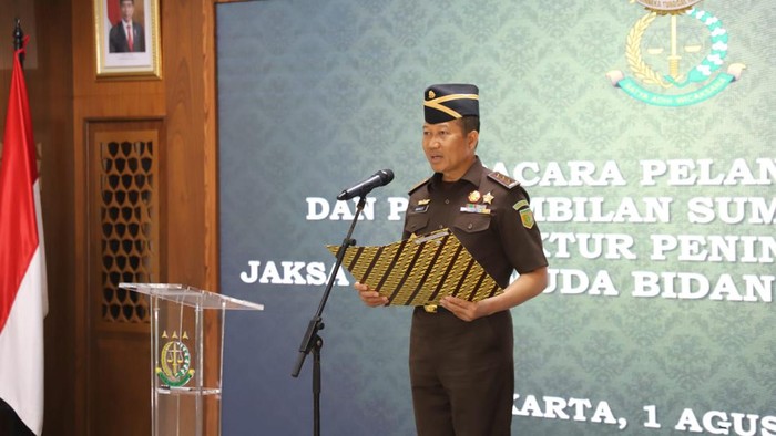 Jampidmil Wahyoedho Indrajit melantik Direktur Penindakan pada Jampidmil Laksamana Pertama Farid Maruf (istimewa)