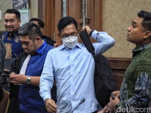Cerita di Balik Johnny Plate Donasi Miliaran tapi Sempat Belum Ada Realisasi