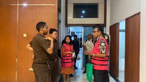 Kejati NTT menetapkan dua orang tersangka terkait dugaan korupsi pemanfaatan aset tanah seluas 3,1 hektare milik Pemprov NTT di Manggarai Barat.