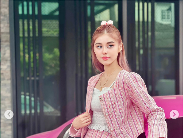 8 Foto Penyanyi Malaysia Viral Buka Hijab, Dihujat Netizen Tapi Makin Populer